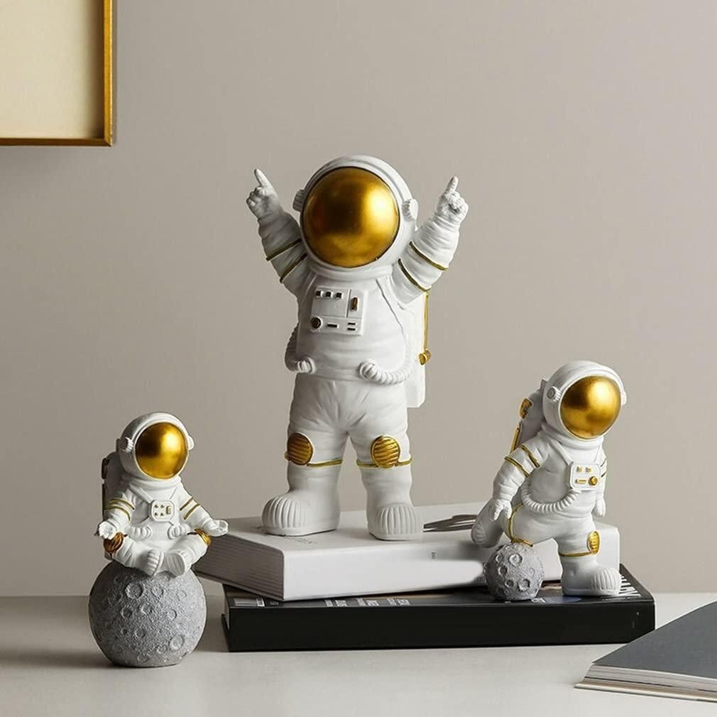 Astronaut Statue Ornament